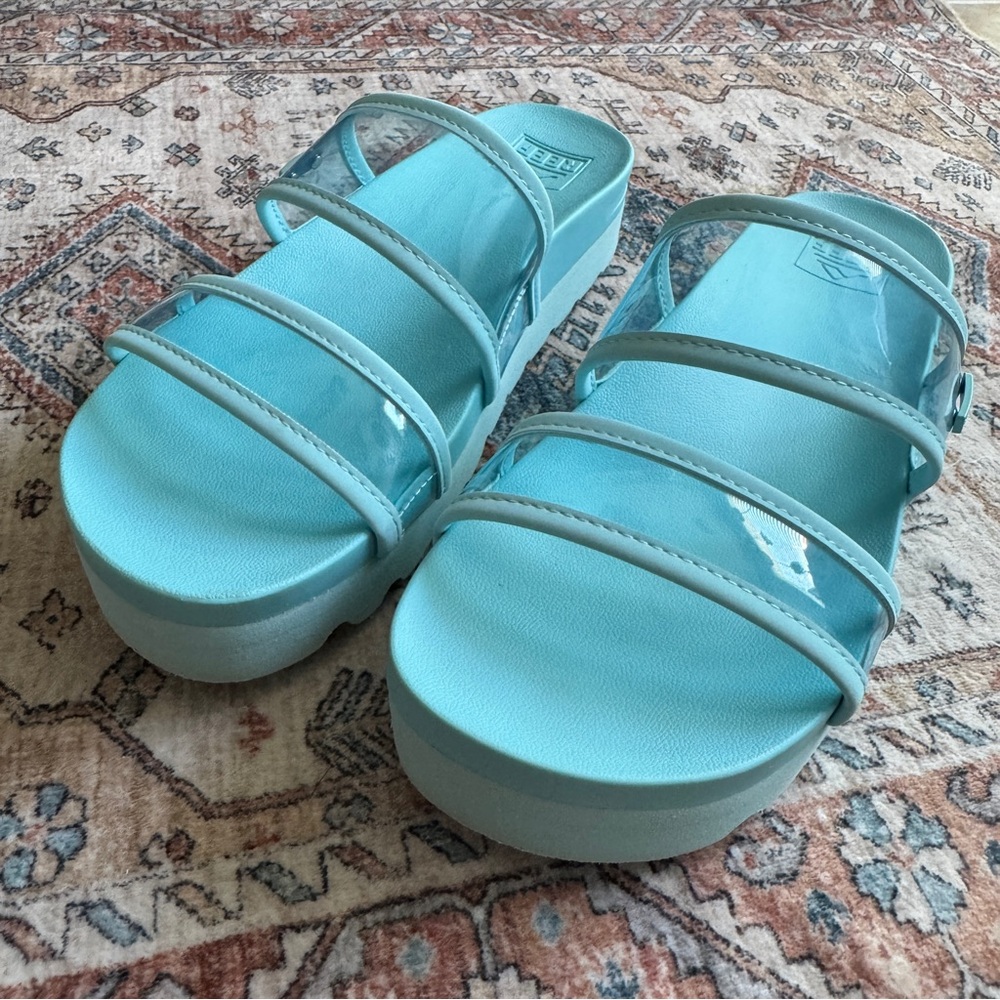 Excellent Condition Reef Platform Slide Sandal - image 8